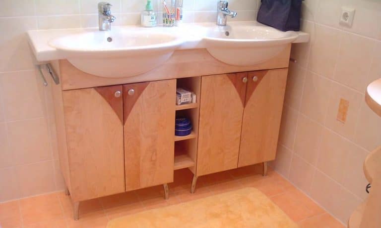Doppel Waschbeckenunterschrank aus Buchenholz für Badezimmer Voak Andreas Küchen & Möbeldesign