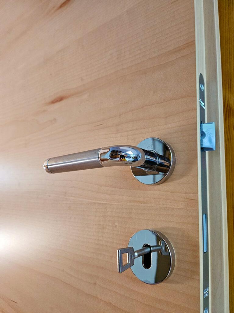 Nahaufnahme einer Modernen Türklinke